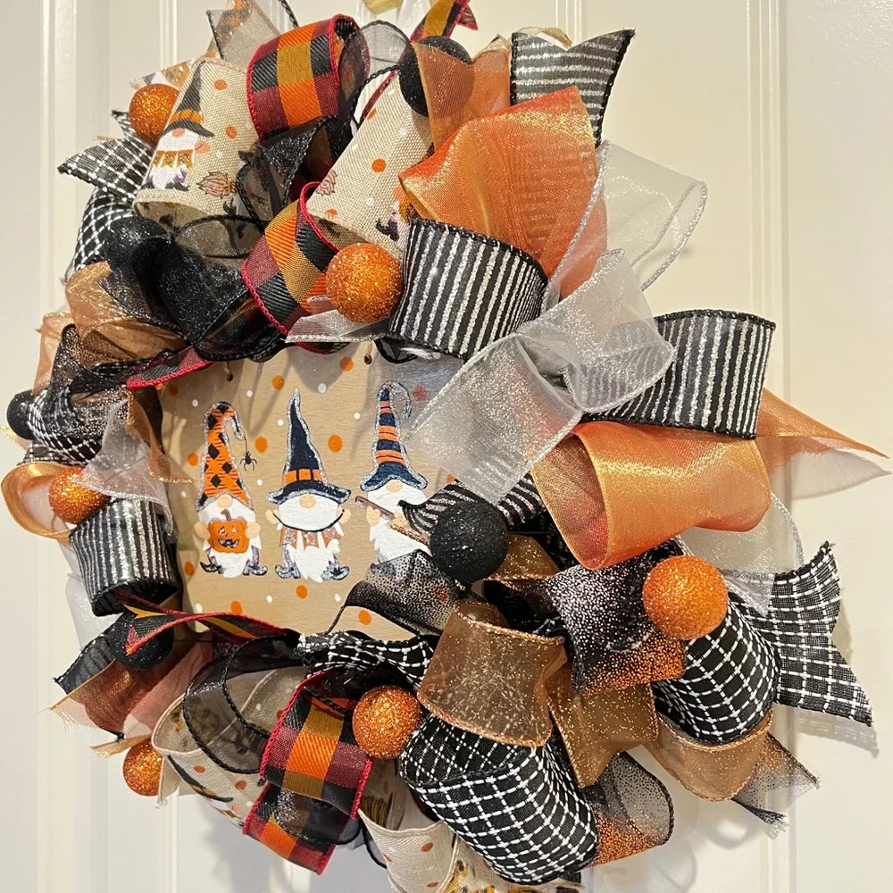 13 inch Halloween Ribbon Wreath Black & Linen Gnome MW9
